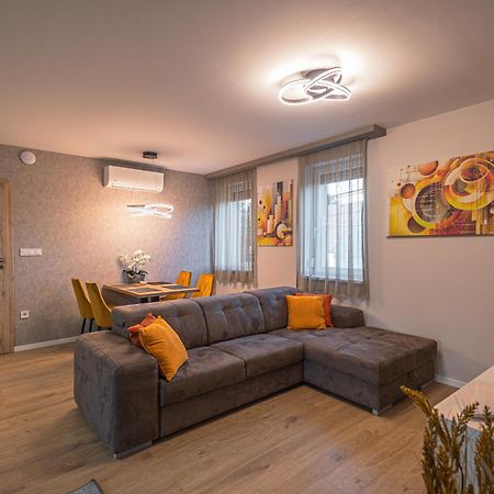 Melomi 1 Apartman Sárvár Buitenkant foto