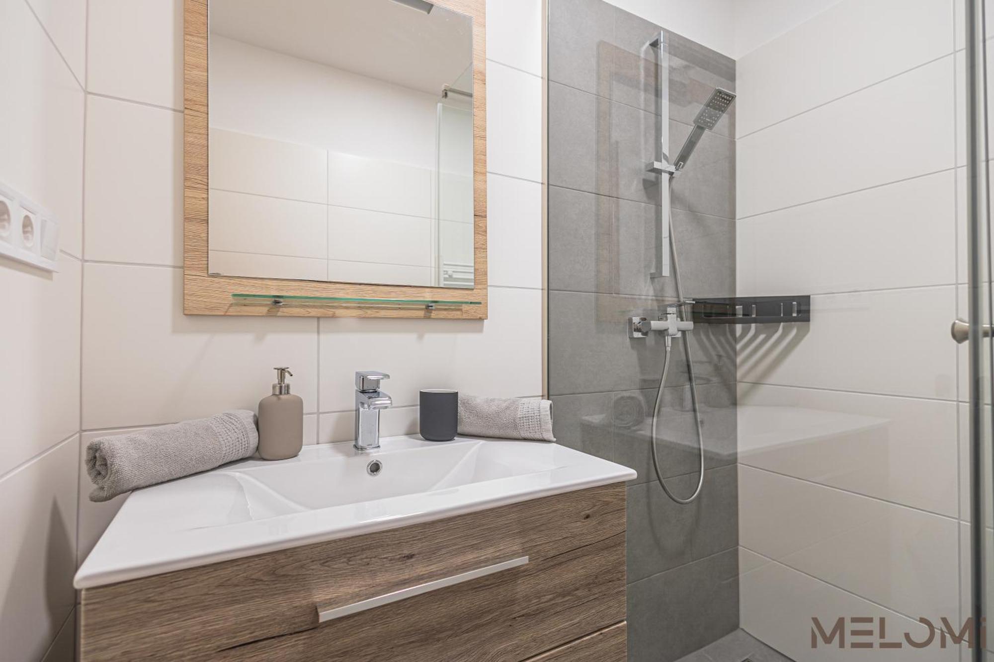 Melomi 1 Apartman Sárvár Buitenkant foto