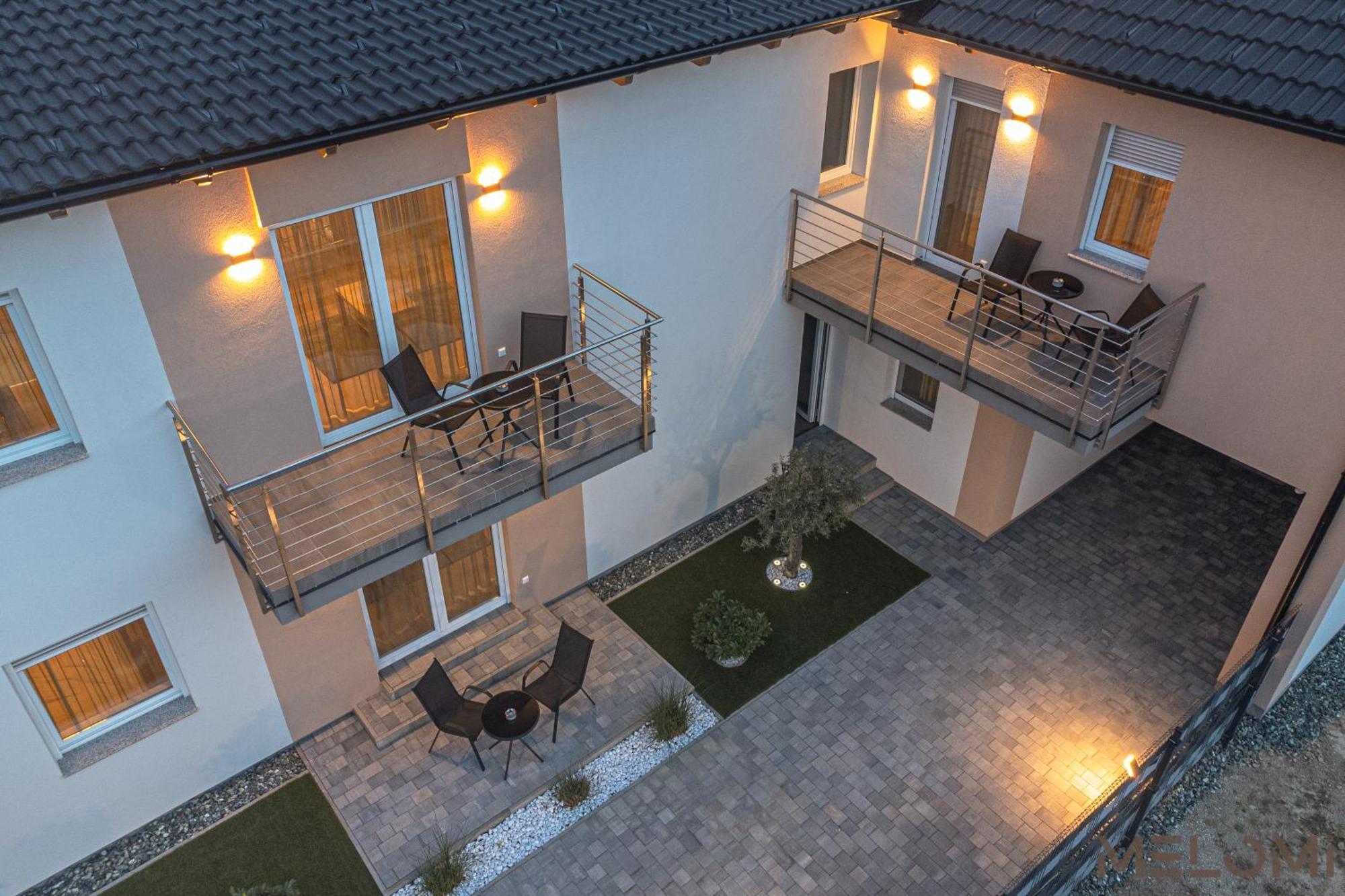 Melomi 1 Apartman Sárvár Buitenkant foto